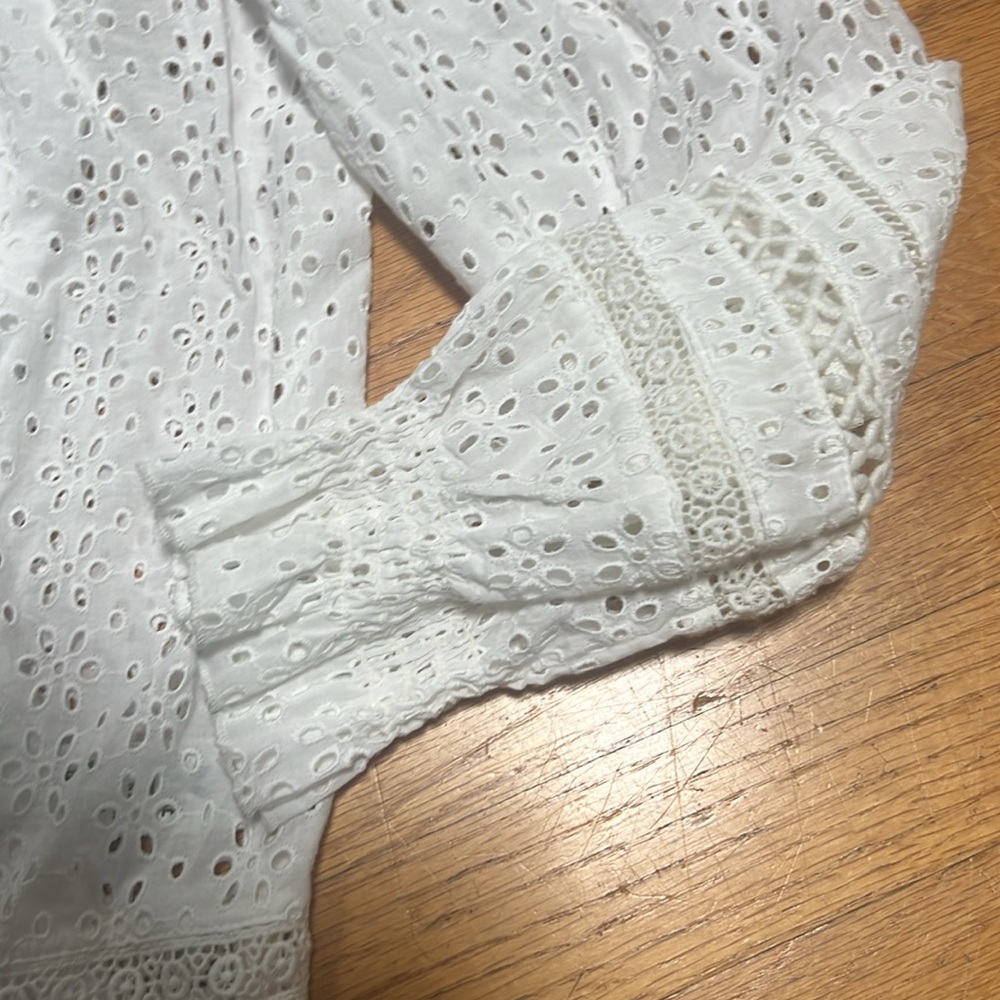 NWT Fat Face White Eyelet Blouse size US 12. New but light makeup on collar - Picture 5 of 6